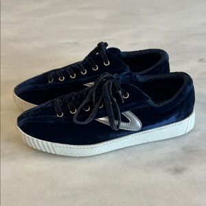 Tretorn Blue Velvet Lace Up Sneakers Women's Size 7 WTNY Lite 16plus
